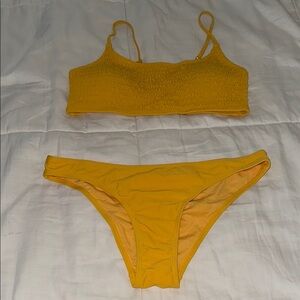 Cabana Del Sol Vibrant Yellow bikini Set textured top size medium NWOT
